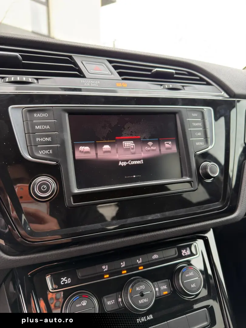 Volkswagen Touran 2016 1.6TDI Highline 7 locuri