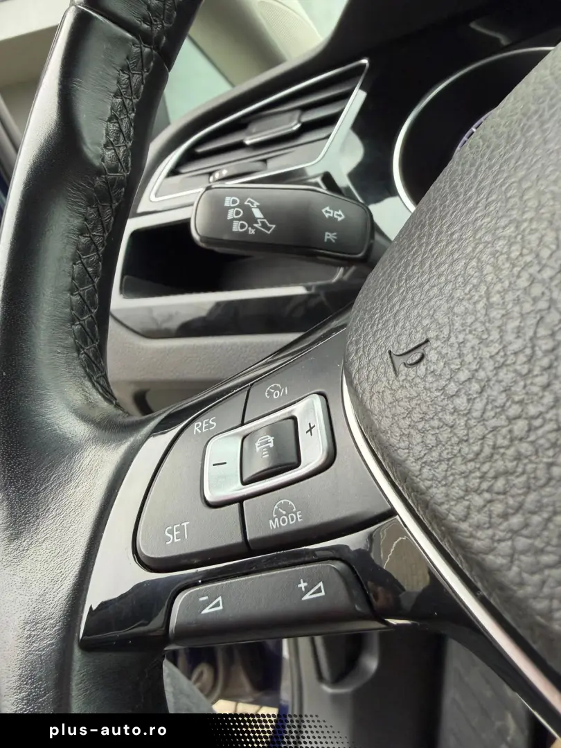 Volkswagen Touran 2016 1.6TDI Highline 7 locuri