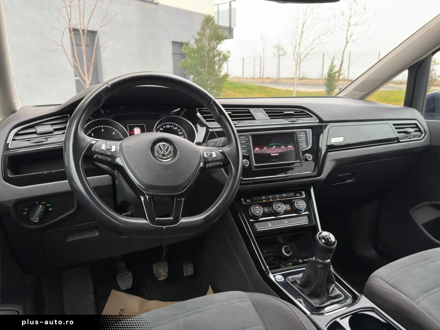 Volkswagen Touran 2016 1.6TDI Highline 7 locuri
