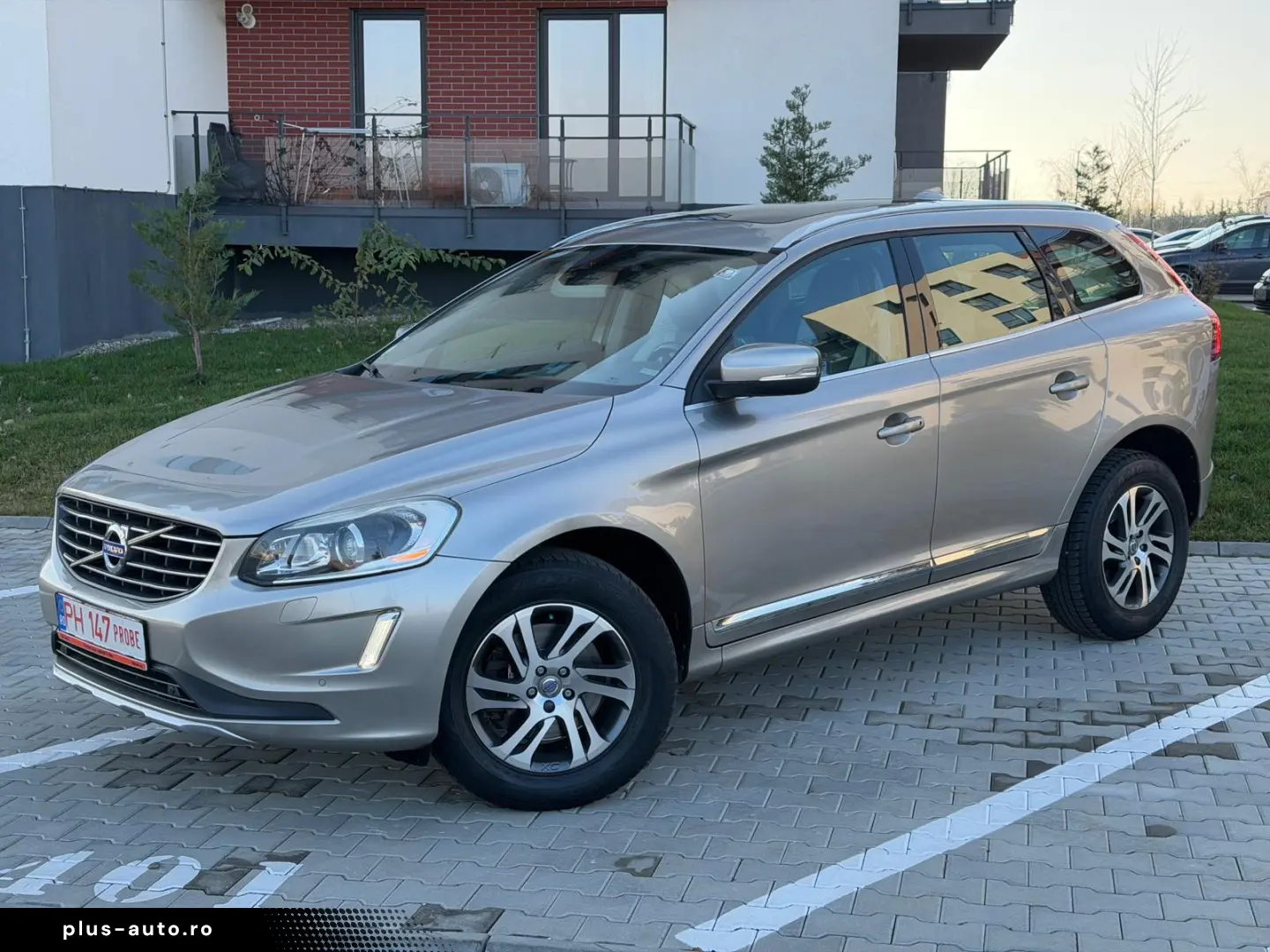 Volvo XC60 2.0 D4 Ocean Race Automat