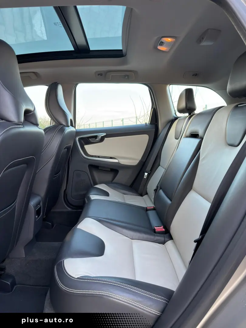 Volvo XC60 2.0 D4 Ocean Race Automat