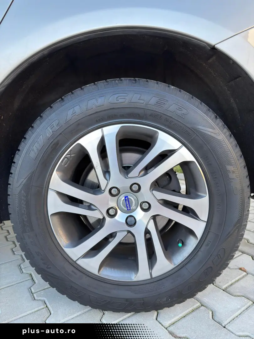 Volvo XC60 2.0 D4 Ocean Race Automat