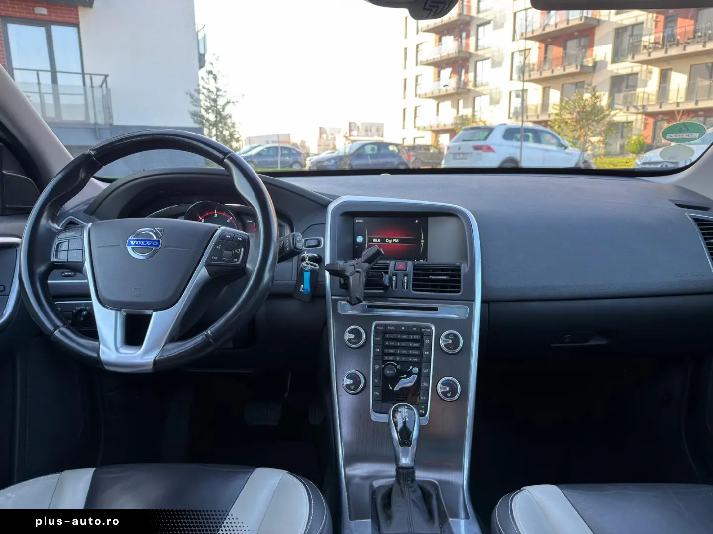 Volvo XC60 2.0 D4 Ocean Race Automat