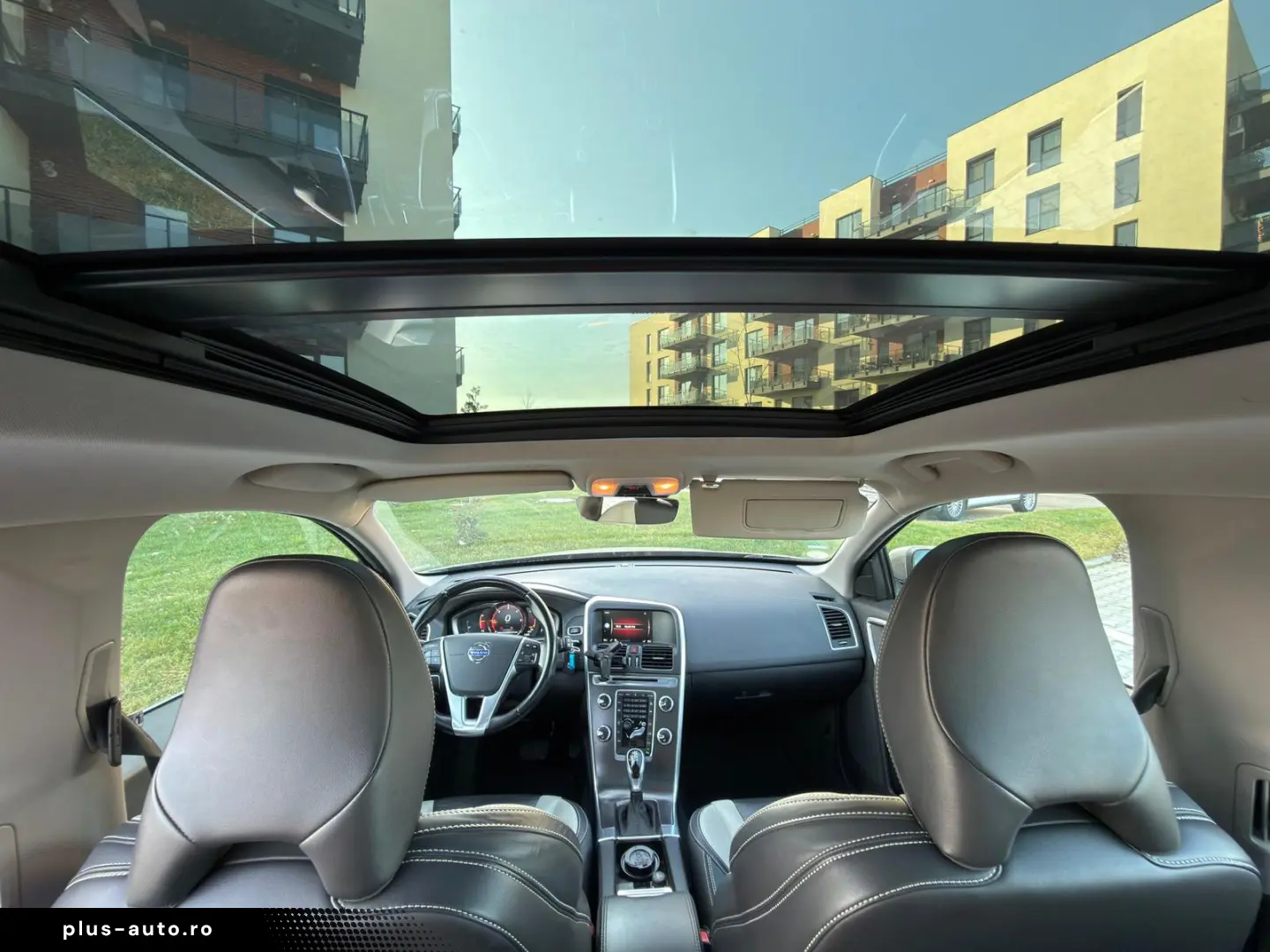 Volvo XC60 2.0 D4 Ocean Race Automat