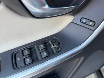 Volvo XC60 2.0 D4 Ocean Race Automat