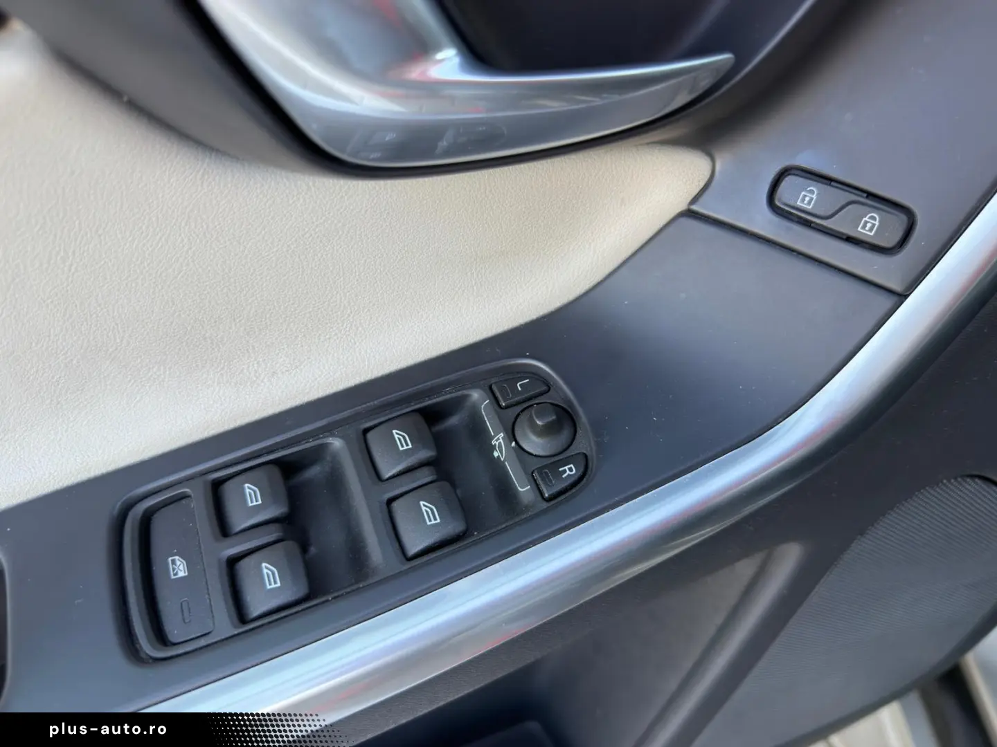 Volvo XC60 2.0 D4 Ocean Race Automat