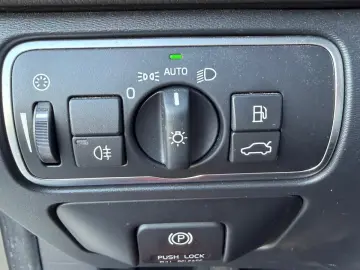 Volvo XC60 2.0 D4 Ocean Race Automat