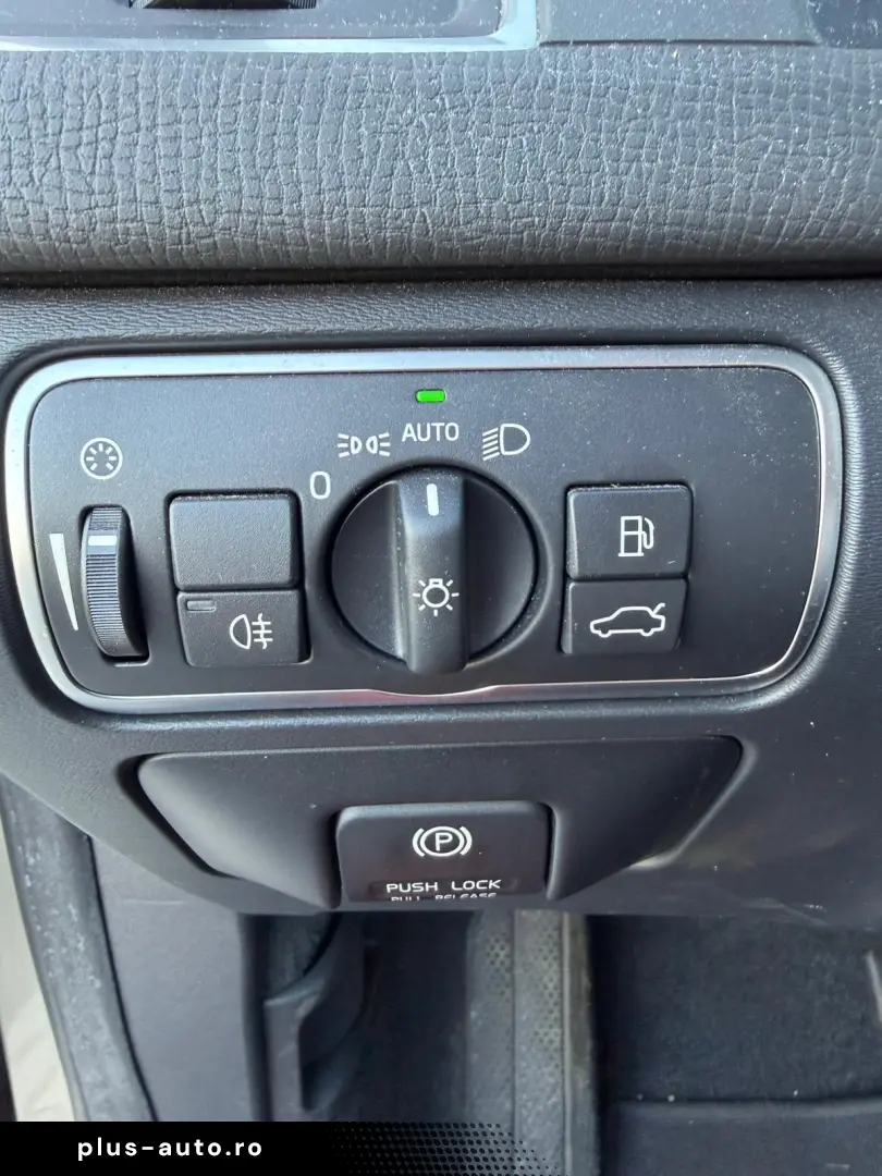 Volvo XC60 2.0 D4 Ocean Race Automat