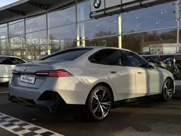 BMW 550e xDr.M Sport ACC SurView HUD Bow Wil.AHK 20