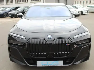 BMW M760e xDrive Bowers&Wilkins High Fond Entertaim.