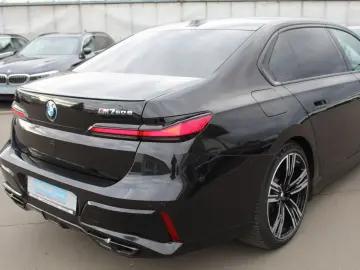 BMW M760e xDrive Bowers&Wilkins High Fond Entertaim.