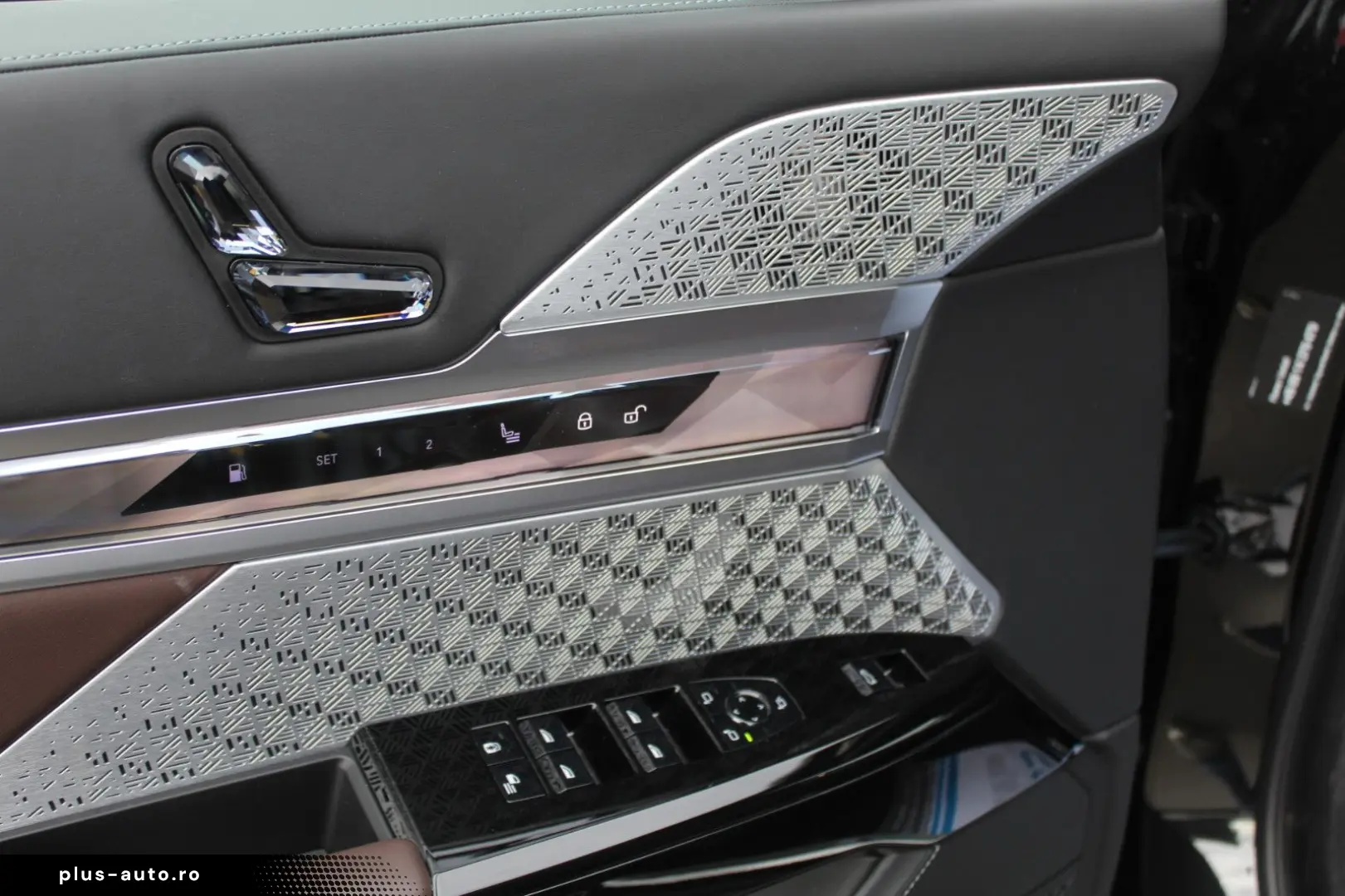 BMW M760e xDrive Bowers&Wilkins High Fond Entertaim.