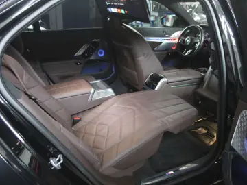 BMW M760e xDrive Bowers&Wilkins High Fond Entertaim.