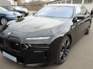 BMW M760e xDrive Bowers&Wilkins High Fond Entertaim.