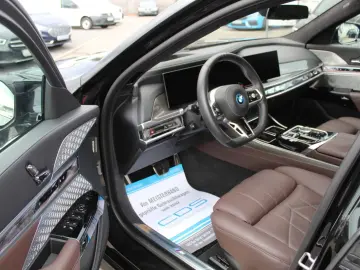 BMW M760e xDrive Bowers&Wilkins High Fond Entertaim.