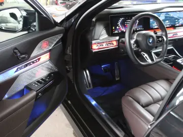 BMW M760e xDrive Bowers&Wilkins High Fond Entertaim.