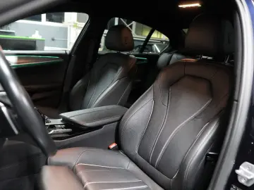 BMW 530 e Limousine M Sport Adaptive LED H&K