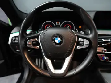 BMW 530 e Limousine M Sport Adaptive LED H&K