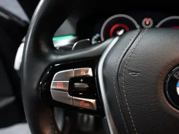 BMW 530 e Limousine M Sport Adaptive LED H&K