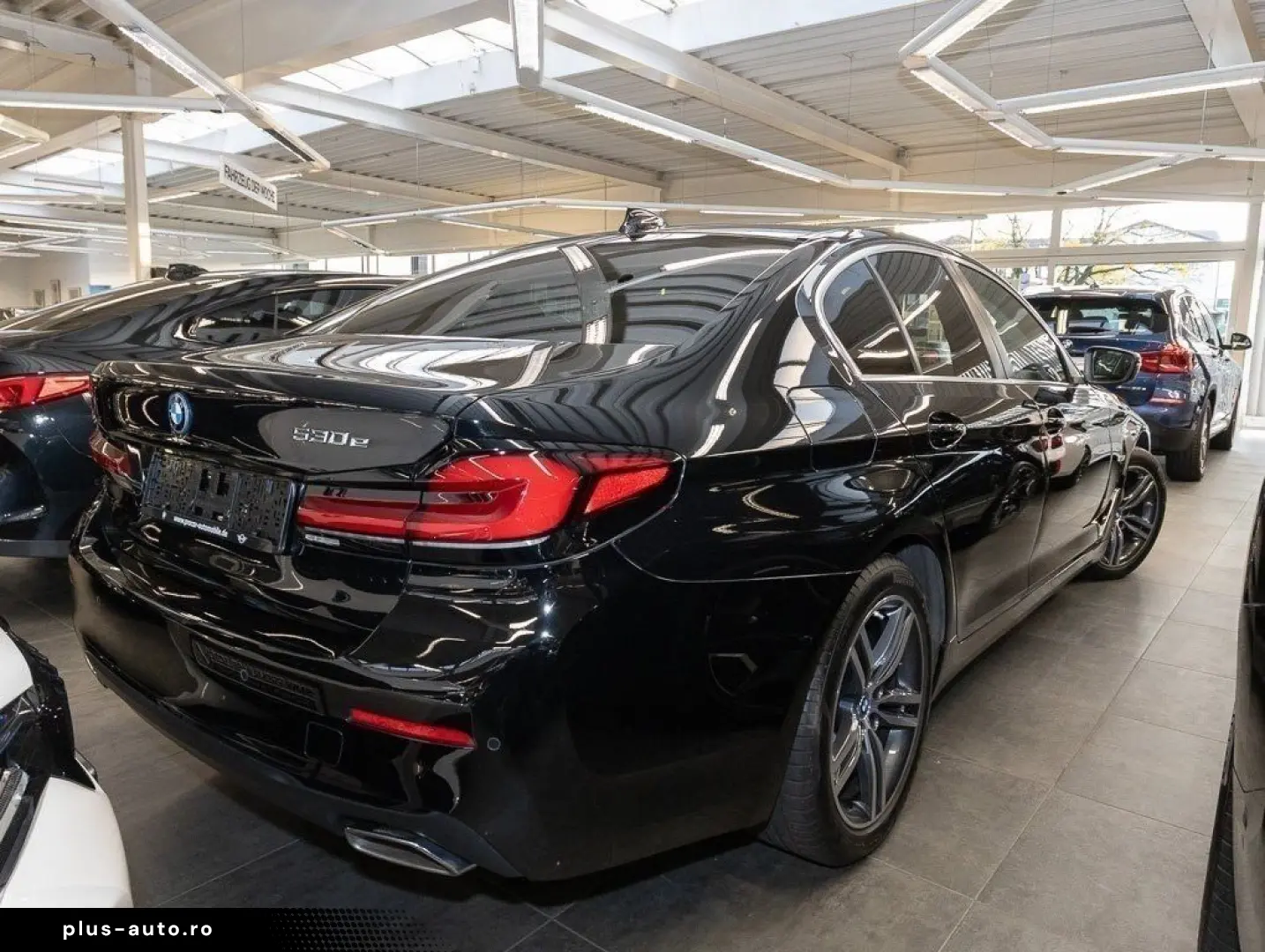 BMW 530e A Head-Up HiFi DAB WLAN Komfortzg. Shz PDC