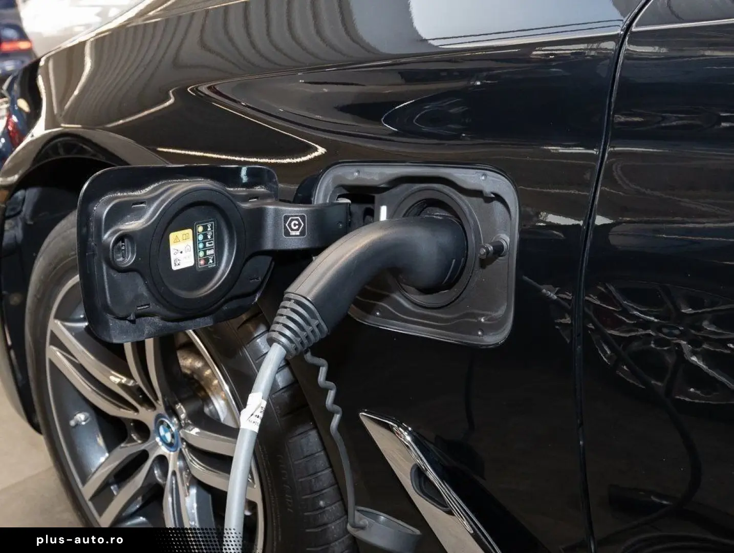 BMW 530e A Head-Up HiFi DAB WLAN Komfortzg. Shz PDC