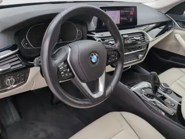 BMW 530e Limousine Navi Kamera LED Sitzheizung