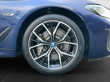 BMW 520e Limousine M Sport   Laser   HuD   AHK   HiF