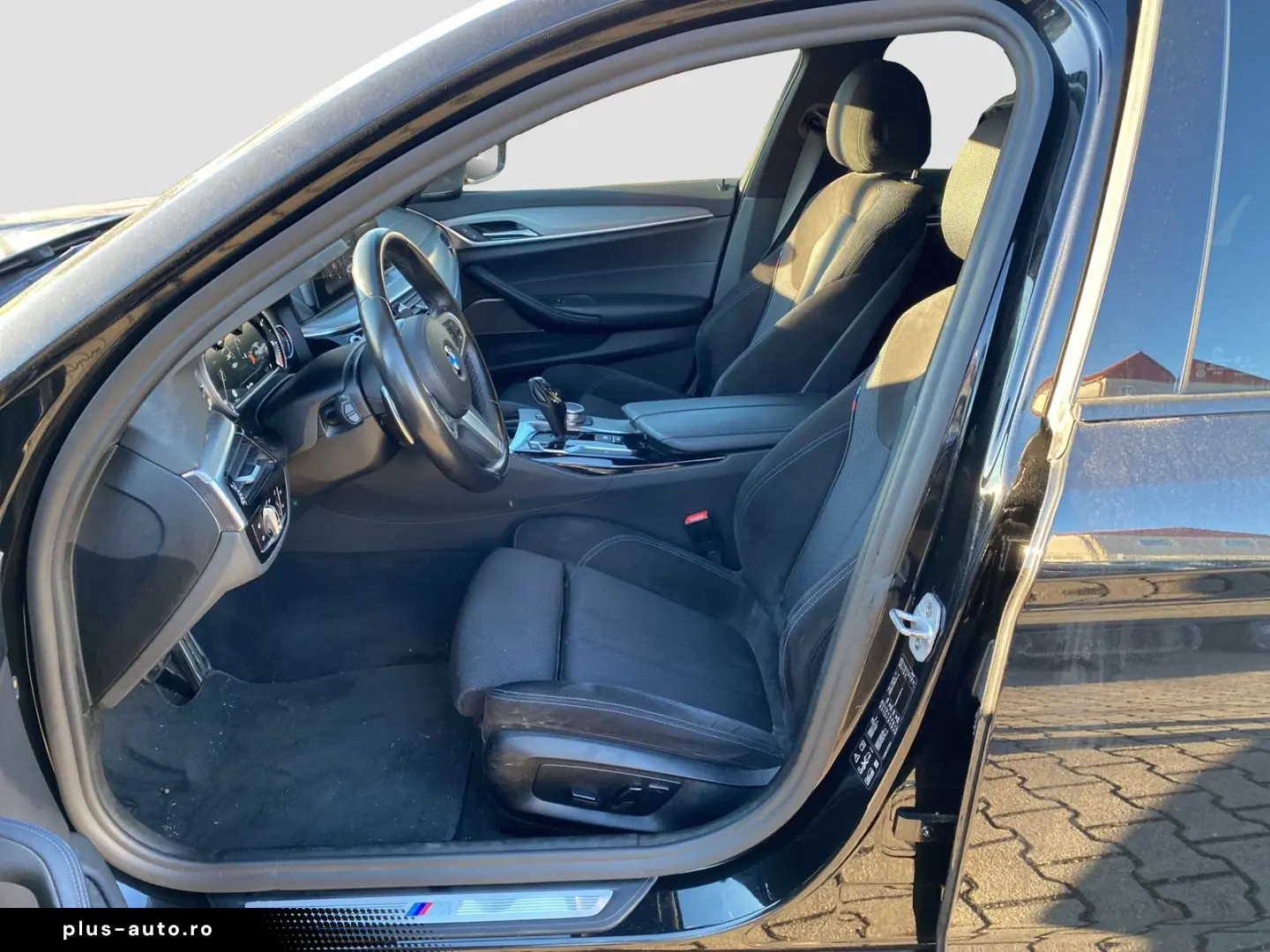 BMW 530d xDrive    M-Sport LED AHK HUD H&K Carplay