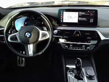 BMW 520i M SPORT LCPr Sportsitz Kam 4-Klima HiFi 19
