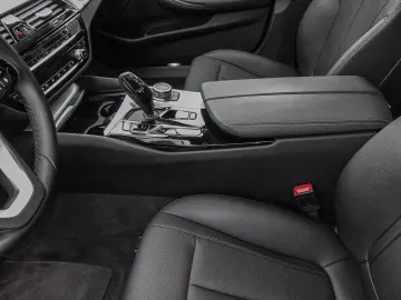 BMW 520e Aut. AHK RFK NAVI LED Sound Syst. PDC V H D