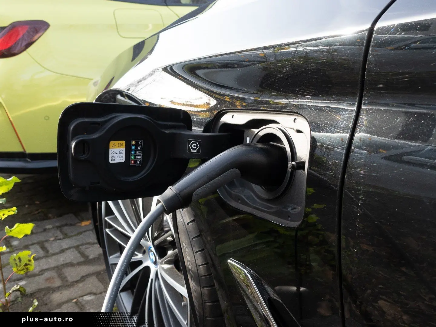 BMW 520e Aut. AHK RFK NAVI LED Sound Syst. PDC V H D