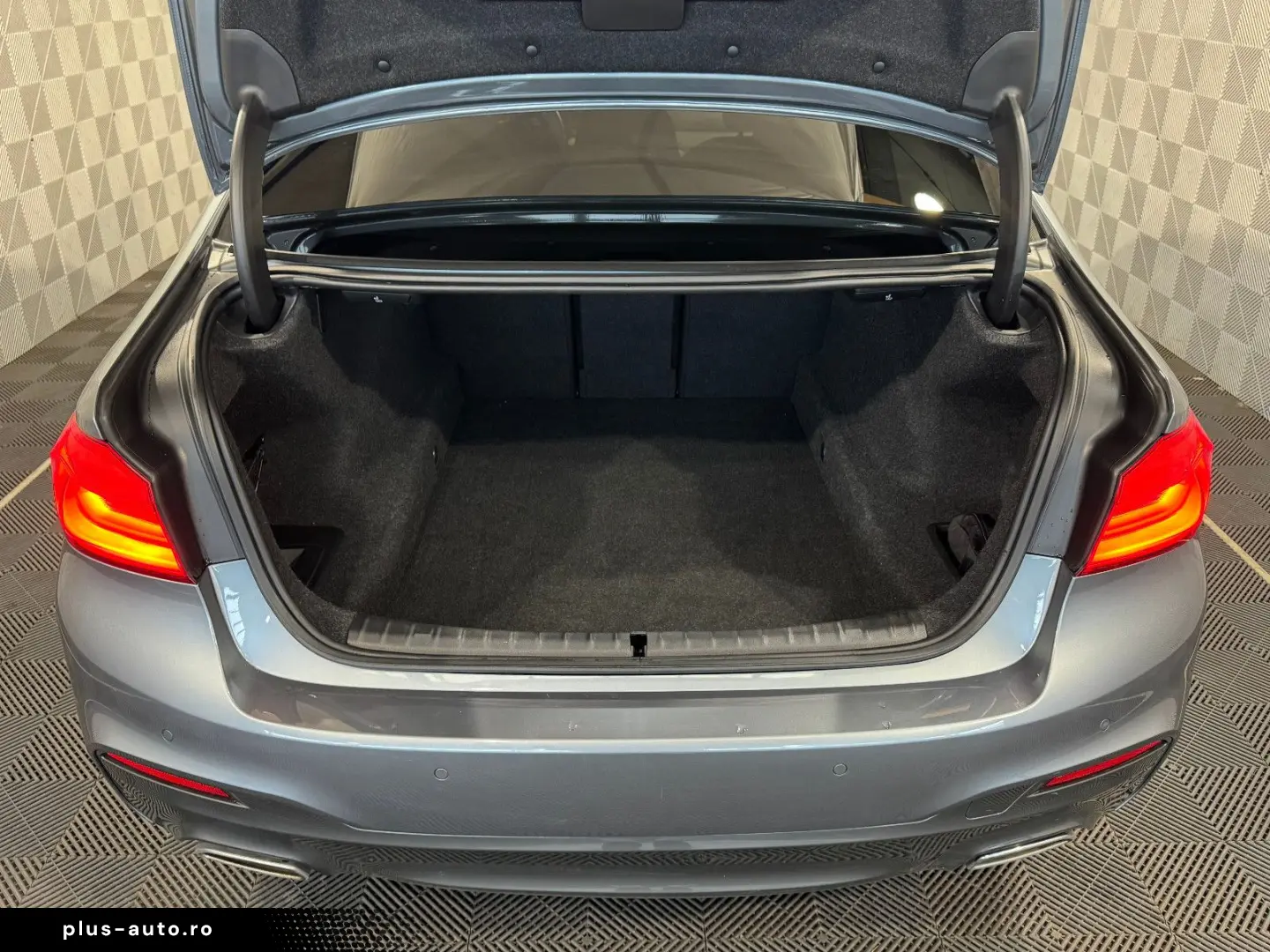 BMW 530i Lim. xDr. M SPORT LED-ACC-H&K-HUD-R.KAM-AHK