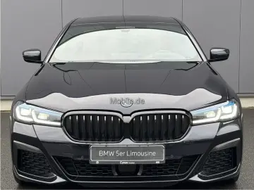 BMW 530e M-Paket el.AHK HeadUP Glasdach Driv.Ass.Pro