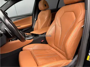 BMW 530e M-Paket el.AHK HeadUP Glasdach Driv.Ass.Pro