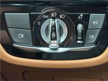 BMW 530e M-Paket el.AHK HeadUP Glasdach Driv.Ass.Pro