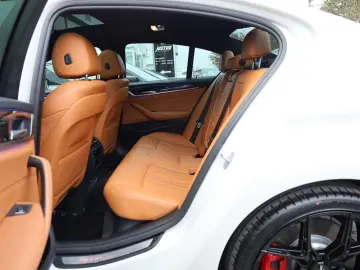 BMW 540i xDrive HUD LASER 4xSHZ LHZ TOTW KAMERA R20