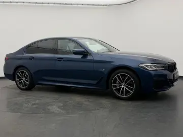 BMW 530e xDrive  LASER M-SPORT CAM DA-PROF HUD H K