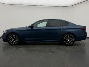 BMW 530e xDrive  LASER M-SPORT CAM DA-PROF HUD H K
