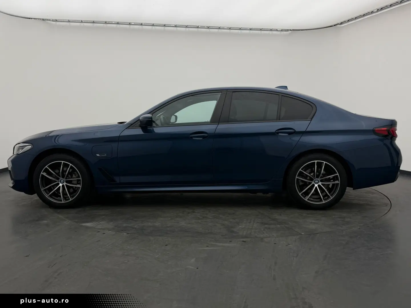 BMW 530e xDrive  LASER M-SPORT CAM DA-PROF HUD H K