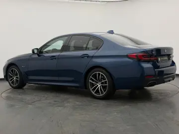 BMW 530e xDrive  LASER M-SPORT CAM DA-PROF HUD H K