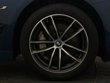 BMW 530e xDrive  LASER M-SPORT CAM DA-PROF HUD H K