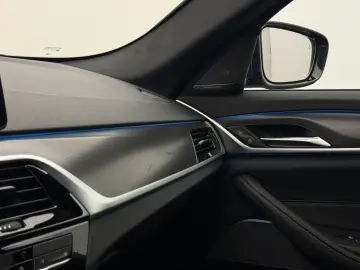 BMW 530e xDrive  LASER M-SPORT CAM DA-PROF HUD H K