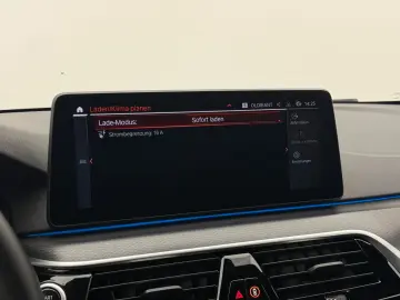BMW 530e xDrive  LASER M-SPORT CAM DA-PROF HUD H K