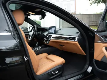 BMW 540i RWD 360 HUD HARMAN KARDON