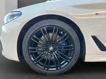 BMW 525d Lim. M-SPORT LED NAVI SPORTSITZ PDC SHZ 19