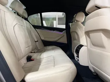 BMW 530 i xDrive Automatik M-Sportpaket   Insp. Neu