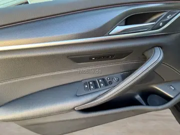 BMW 520d M Sportpaket   GARANTIE-bis-05.2028