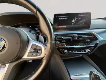 BMW 520d M Sportpaket   GARANTIE-bis-05.2028