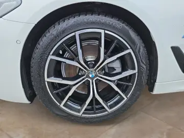 BMW 520d M Sportpaket   GARANTIE-bis-05.2028