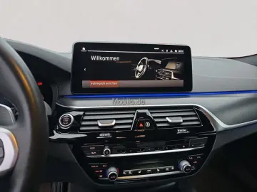 BMW 520d M Sportpaket   GARANTIE-bis-05.2028